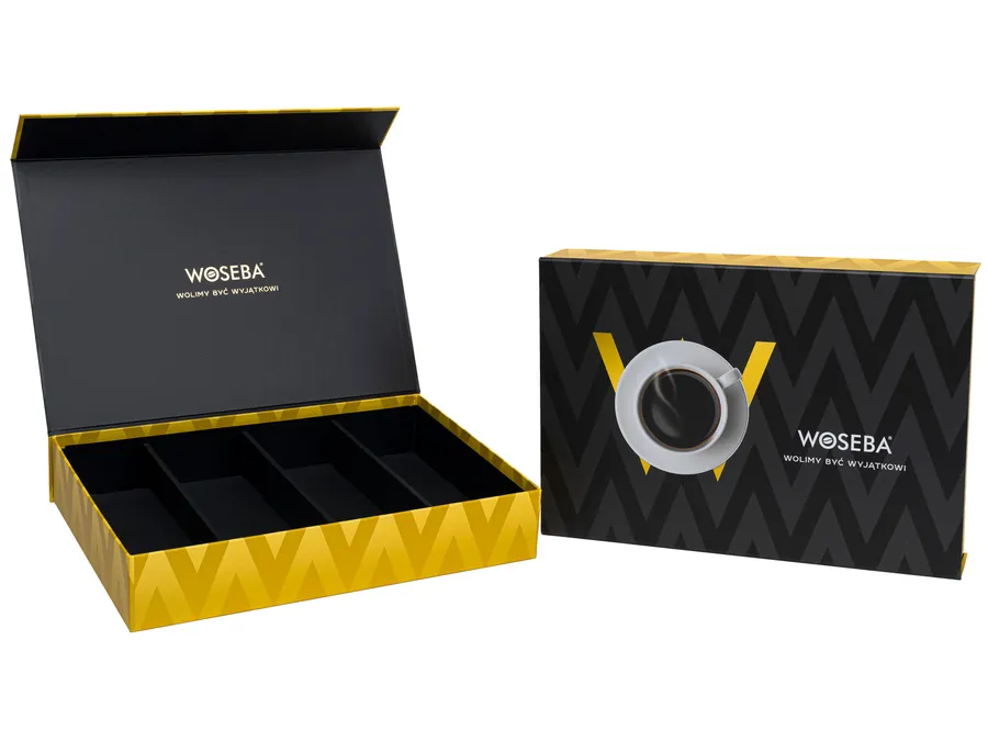 Magnetic box with insert — packaging style reference