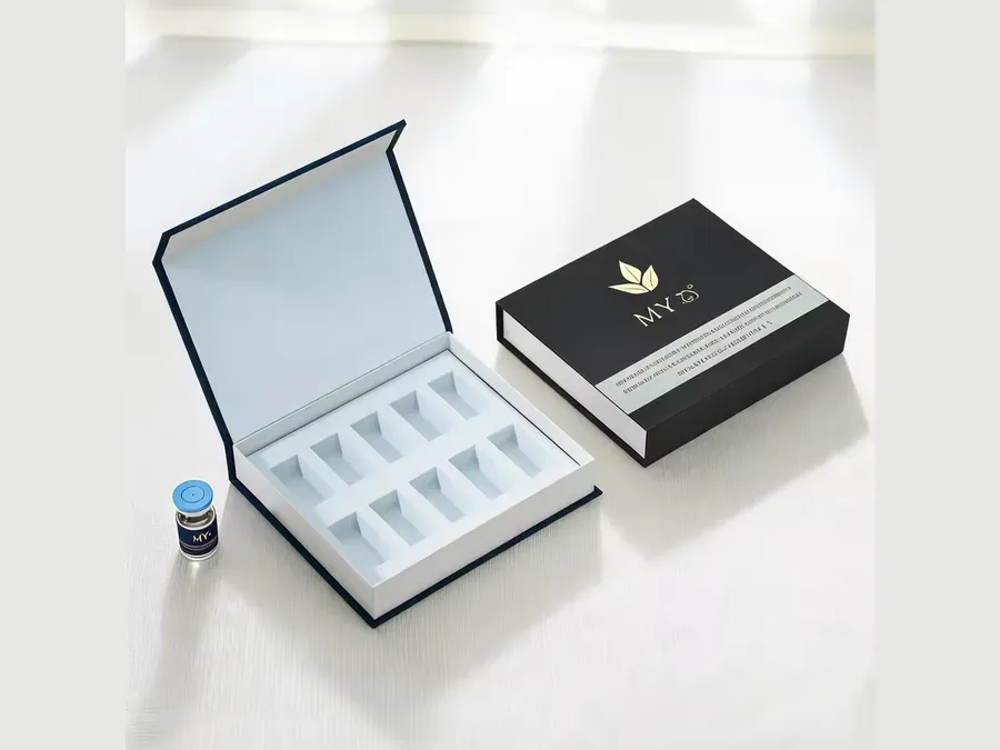 Magnetic box with insert — packaging style reference