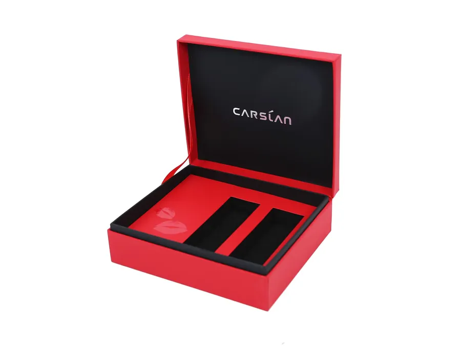 Rigid box with insert — packaging style reference